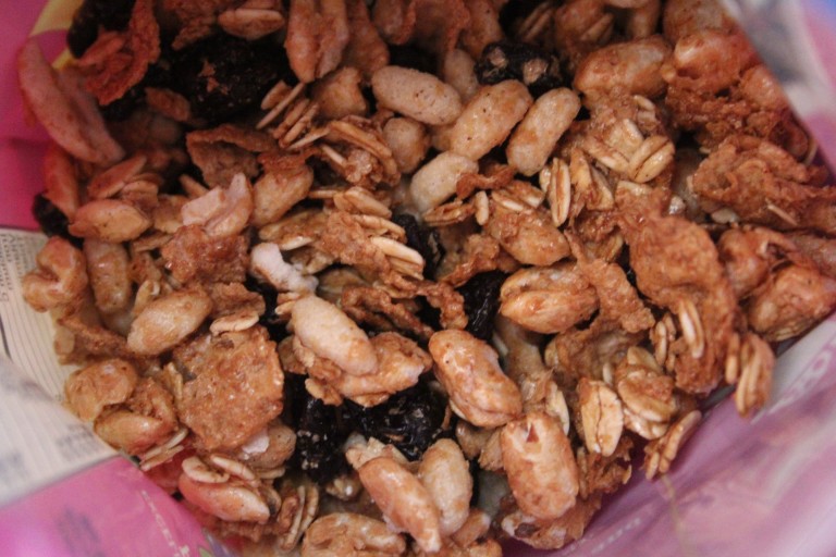 Review Kellogg's Raisin Bran Raisin & Honey Granola