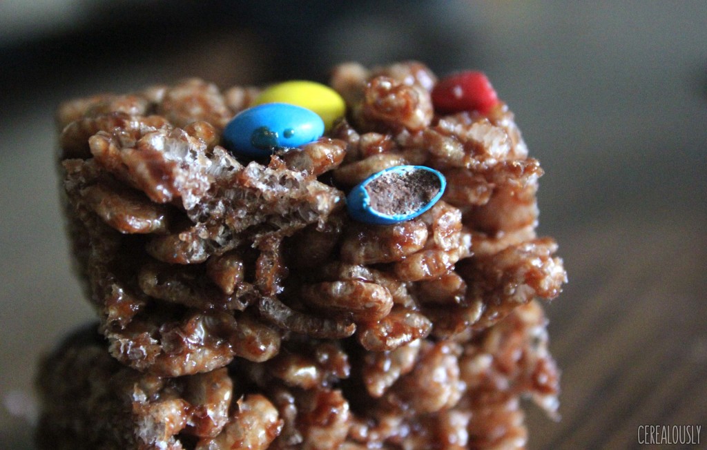 Cocoa Krispies Treats with M&M's Minis Bite