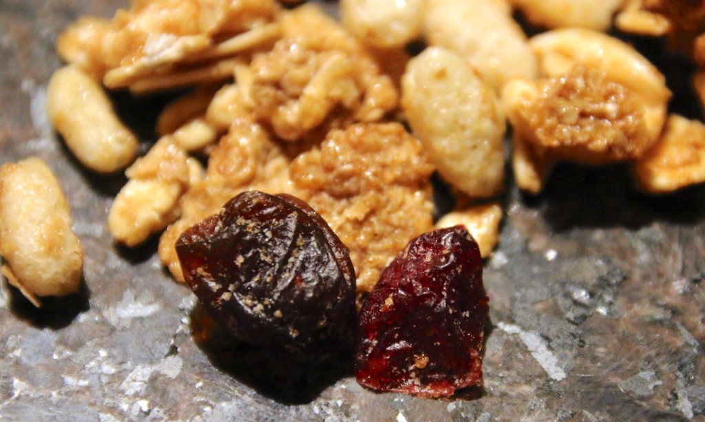 Kellogg's Cranberry Almond Raisin Bran Granola Review Dried Fruit Pieces