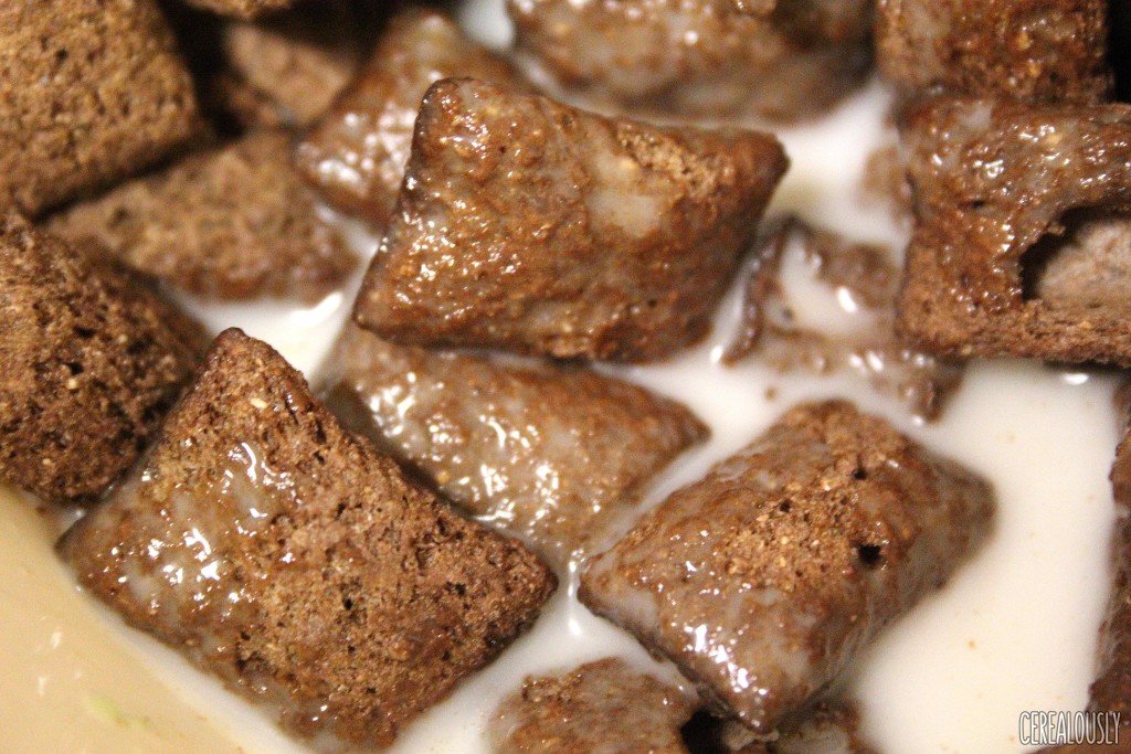 Kellogg's Double Chocolate Krave Cereal Review with Milk