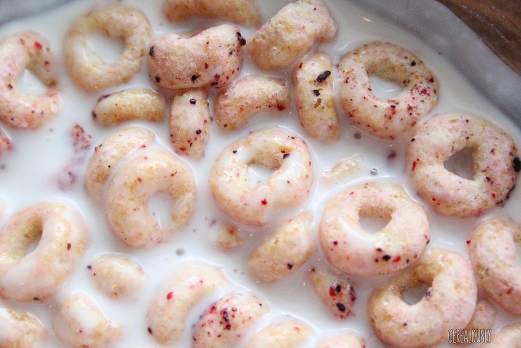 General Mills Very Berry Cheerios with Strawberry Kefir Yogurt