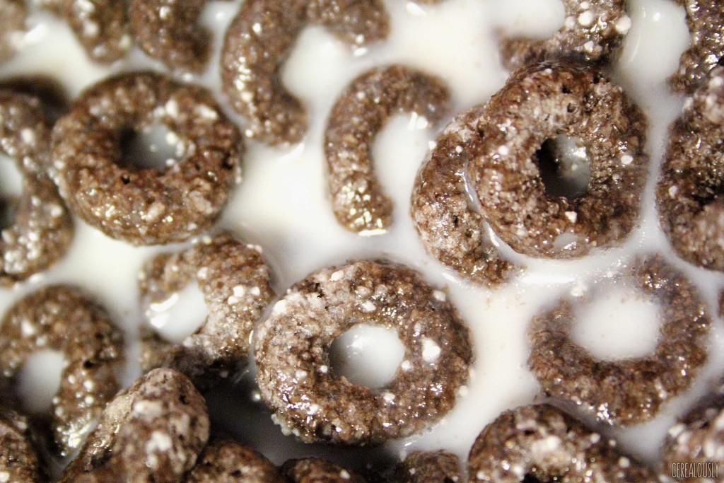 Malt-O-Meal Cookies & Cream Cereal with Milk