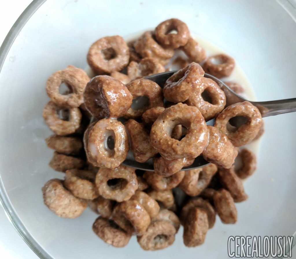 Kellogg's Donut Shop Chocolate Donut Cereal Review with Milk