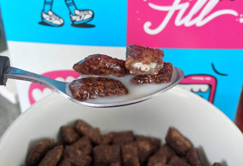 Hershey's Cookies n Creme Fillows Cereal Review Milk