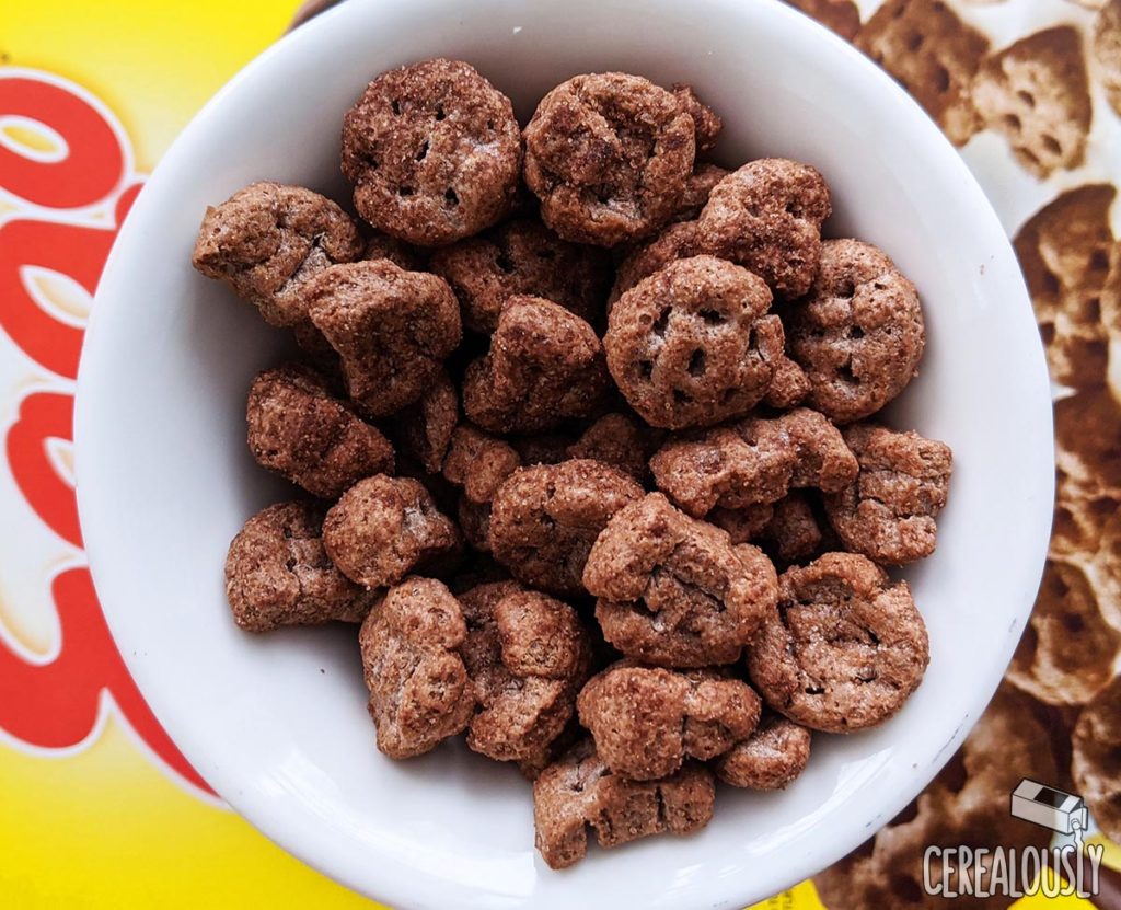 New Chocolate Eggo Cereal Review
