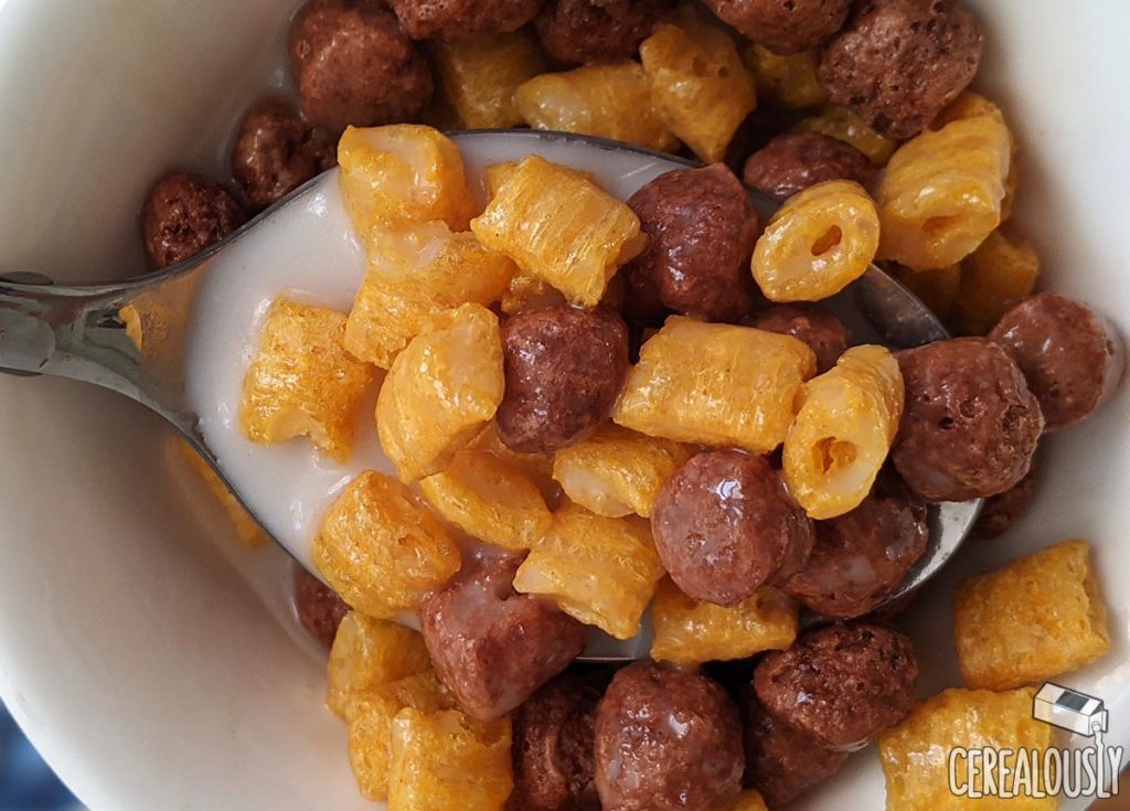 New Cap'n Crunch's Chocolate Caramel Crunch Review - Cereal with Milk