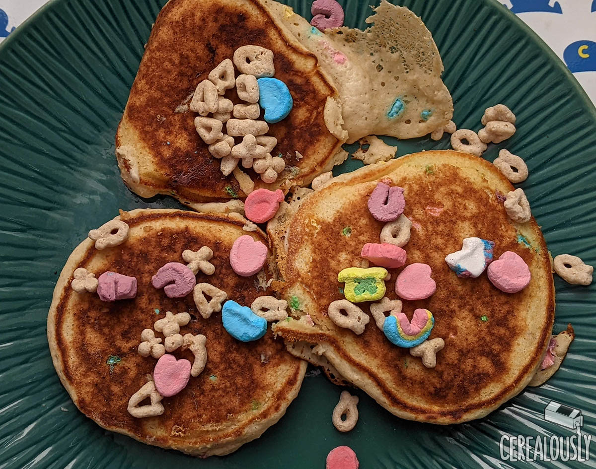 Review Lucky Charms Marshmallow Pancake Kit (+ Mrs. Butterworth’s